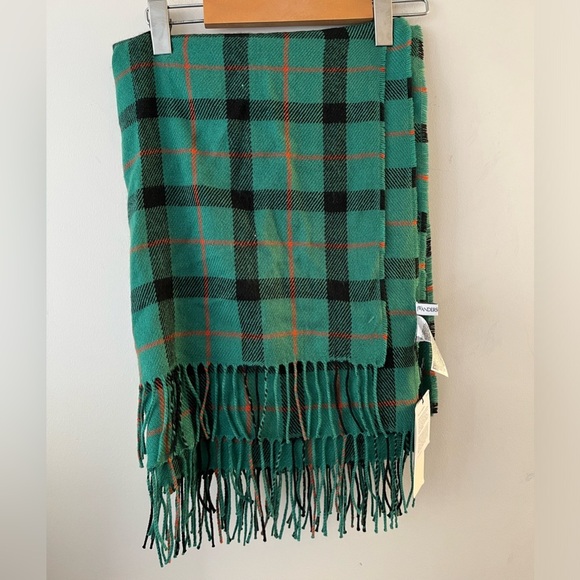 NWT JW Anderson x Uniqlo Green Long Scarf - Picture 1 of 5
